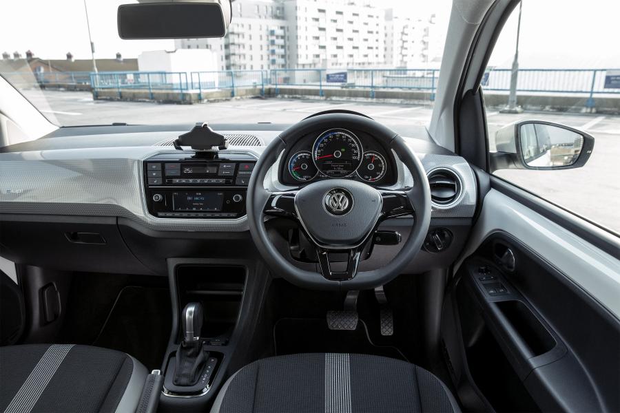 Торпедо Volkswagen e-up! 2016 года  (UK) (фото 4 из 22)